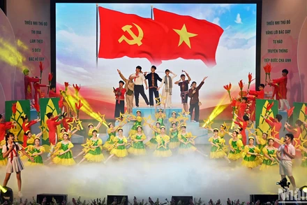 Tiết mục văn nghệ mừng Đảng, mừng đất nước đổi mới mở đầu Đại hội.