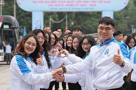 Đại biểu sinh viên từ khắp mọi miền Tổ quốc nô nức về dự Đại hội.