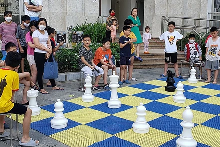 Hiện nay, cờ vua nói chung và cờ vua vận động nói riêng đang được rất nhiều thiếu nhi ưa chuộng, tìm hiểu.