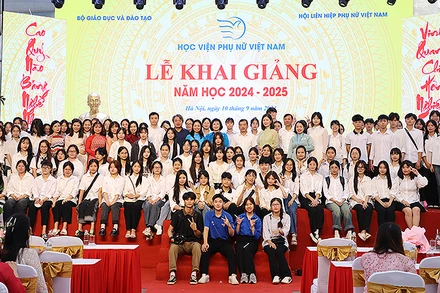 Thầy trò Học viện Phụ nữ Việt Nam hân hoan đón chào năm học mới 2024-2025.