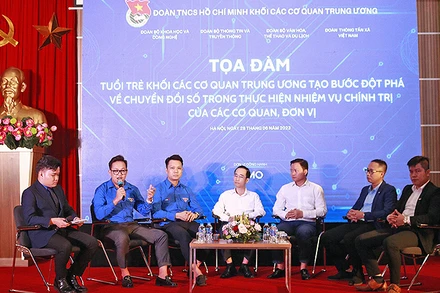 Các đại biểu thảo luận tại Tọa đàm.