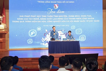 Các đồng chí điều hành Tọa đàm tại đầu cầu Hà Nội.