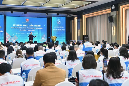 Toàn cảnh lễ khai mạc Liên hoan.