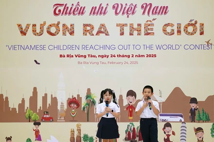 Thiếu nhi Bà Rịa-Vũng Tàu thuyết trình hưởng ứng tại Lễ phát động Sân chơi.