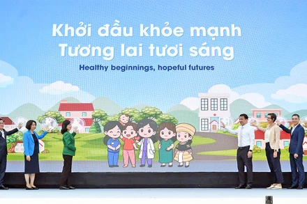 Đại diện lãnh đạo Bộ Y tế, Trung ương Đoàn và các đơn vị liên quan thực hiện nghi thức hưởng ứng Ngày Sức khỏe thế giới năm 2025.