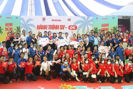 Thanh niên, sinh viên Bến Tre sôi nổi tham gia "Hành trình SV - OK". 