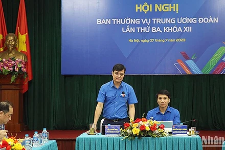 Đồng chí Bùi Quang Huy điều hành Hội nghị.