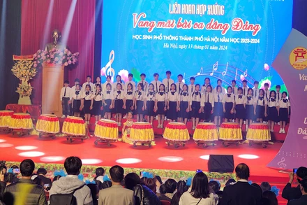 Liên hoan hợp xướng thu hút đông đảo học sinh phổ thông tham gia.