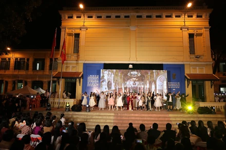 Hơn 2.000 học sinh tham dự chương trình.