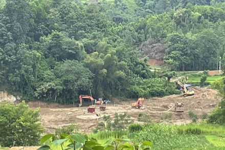 Mỏ Hợp Thành-Hát Lài nhiều lần san gạt, tuyển rửa cát ngoài diện tích theo hồ sơ thiết kế. Ảnh: TUẤN SƠN.