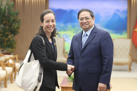 Thủ tướng Phạm Minh Chính tiếp bà Aurélia Nguyen, Giám đốc chiến lược Chương trình của Liên minh Toàn cầu về vaccine và tiêm chủng (GAVI), nguyên Giám đốc điều hành cơ chế COVAX.