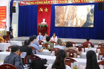 Quang cảnh buổi họp báo sáng 24/2.