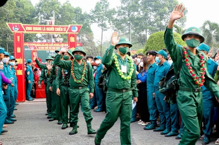 Các tân binh lên đường làm nhiệm vụ.