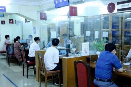 Các phương thức hướng dẫn người dân làm thủ tục được đa dạng hóa.