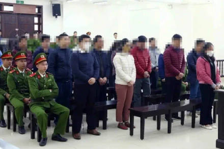 Các bị cáo tại phiên tòa xét xử. (Ảnh: Phạm Kiên/TTXVN)