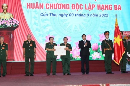 Hội Cựu chiến binh thành phố Cần Thơ đón nhận Huân chương Độc lập hạng Ba
