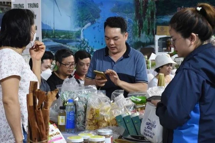 Sản phẩm OCOP của TP Đà Nẵng trưng bày tại chương trình xúc tiến thương mại, tháng 5/2023. (Ảnh: ANH ĐÀO) 