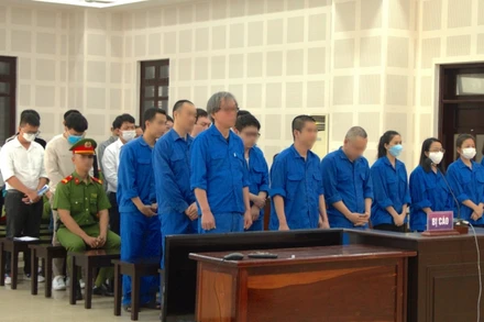 Các bị cáo tại phiên xét xử sơ thẩm.