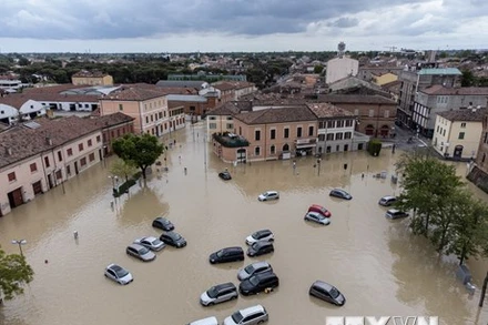 Cảnh ngập lụt sau những trận mưa lớn tại Lugo, Emilia-Romagna, Italy, ngày 18/5/2023. (Ảnh: AFP/TTXVN)