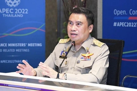 Ông Pornchai Thiraveja tại buổi họp báo.