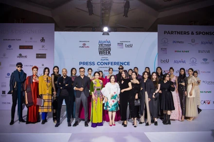 18 nhà thiết kế, thương hiệu thời trang tham gia chương trình.