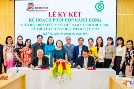 Quang cảnh lễ ký kết.