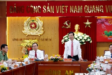 Thường trực Ban Bí thư Võ Văn Thưởng chúc Tết lực lượng Công an Thành phố Hồ Chí Minh. (Ảnh: Thành Chung/TTXVN)