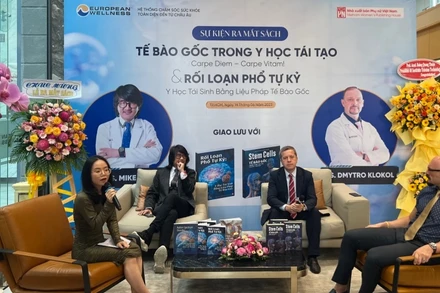 Lễ ra mắt sách.