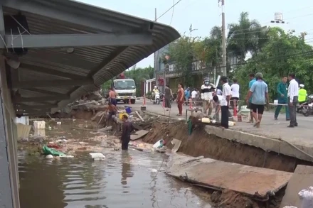 Hiện trạng sạt lở tại khu vực nhà của ông Nguyễn Thanh Nhãn và ông Nguyễn Hoàng Lâm vào ngày 9/6/2023.