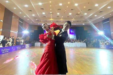 Các vận động viên tranh tài tại Liên hoan. 