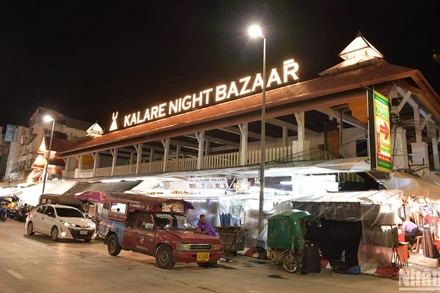 Chợ đêm Kalare ở Chiang Mai, Thái Lan. (Ảnh: ĐINH TRƯỜNG)