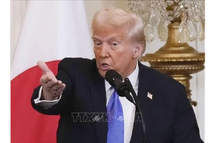 Tổng thống Mỹ Donald Trump phát biểu trong cuộc họp báo tại Nhà Trắng. (Ảnh: Kyodo/TTXVN)