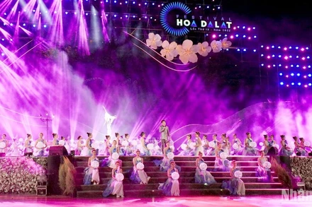 Festival Hoa Đà Lạt lần thứ 10 năm 2024, chính thức khai mạc tối 5/12, tại Quảng trường Lâm Viên, thành phố Đà Lạt.