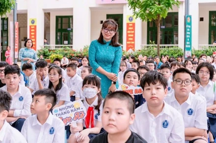 Cô giáo Nguyễn Thùy Trang, Trường trung học cơ sở Nguyễn Công Trứ (quận Ba Đình, Hà Nội) có nhiều sáng tạo trong dạy môn Toán, giúp các em học sinh yêu thích và học tốt môn học này.