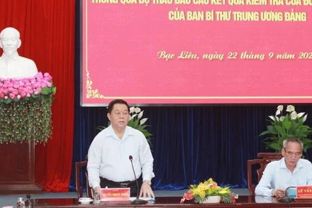 Đồng chí Nguyễn Trọng Nghĩa phát biểu ý kiến chỉ đạo tại Hội nghị.