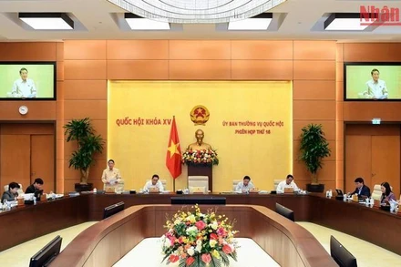 Phiên họp Ủy ban Thường vụ Quốc hội xem xét, cho ý kiến về các báo cáo của Chính phủ về: tình hình thực hiện kế hoạch phát triển kinh tế-cã hội năm 2022 và kế hoạch phát triển kinh tế-xã hội năm 2023. (Ảnh: Duy Linh)