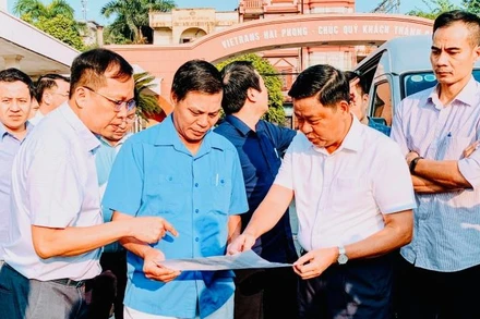 Lãnh đạo thành phố Hải Phòng kiểm tra dự án nhà ở xã hội tại tổng kho 3 Lạc Viên (quận Ngô Quyền).