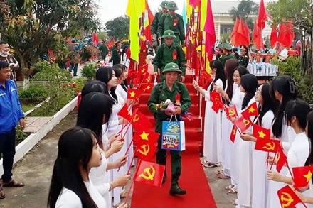 Thanh niên thành phố Tam Kỳ hăng hái lên đường nhập ngũ.