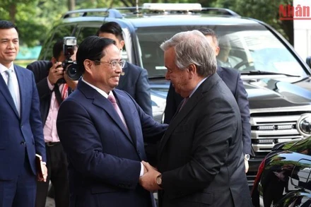 Thủ tướng Phạm Minh Chính đón Tổng Thư ký Liên hợp quốc António Guterres. (Ảnh: Trần Hải)