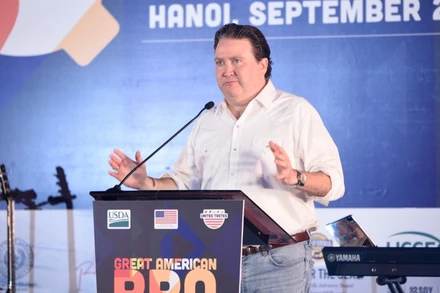 Đại sứ Hoa Kỳ Marc Knapper phát biểu tại sự kiện.