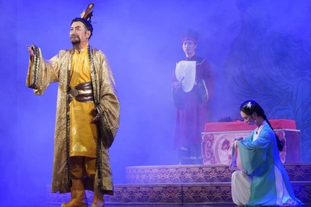 Vở diễn làm nổi bật hình tượng một vị vua nhân từ, lấy đức trị nhân. (Ảnh: ĐÌNH ANH)