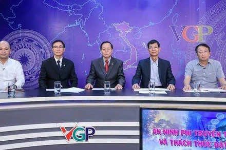 Các vị khách mời tham dự Tọa đàm. (Ảnh: VGP)