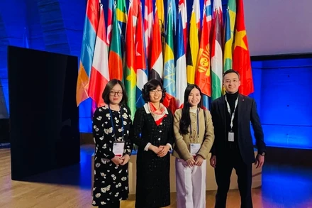 Đại sứ Lê Thị Hồng Vân và các thành viên của Đoàn Việt Nam tham dự phiên họp ngày 10/2.