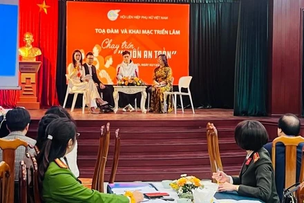 Các đại biểu tham gia Tọa đàm.