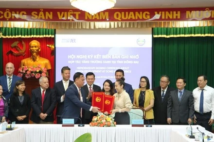 Lãnh đạo tỉnh Đồng Nai và Saigontel ký kết biên bản ghi nhớ hợp tác tăng trưởng xanh tại tỉnh Đồng Nai.