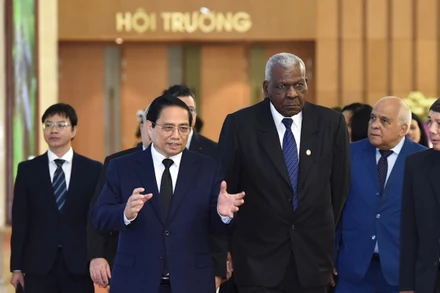 Thủ tướng Phạm Minh Chính đón Chủ tịch Quốc hội Cuba Esteban Lazo Hernandez.