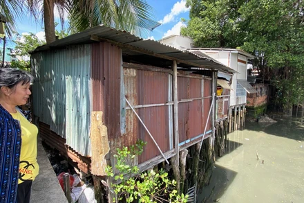 Nhà trên kênh rạch tại quận 8, Thành phố Hồ Chí Minh.