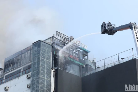 Hiện trường vụ cháy ở khu vực ngã 6 Ô Chợ Dừa.