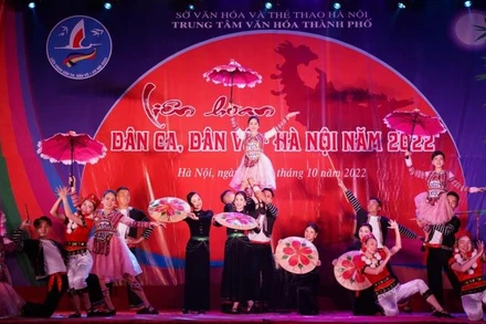 Liên hoan dân ca, dân vũ - Hà Nội năm 2022 đã tạo ra một đợt sinh hoạt văn hoá sôi động trong cộng đồng.