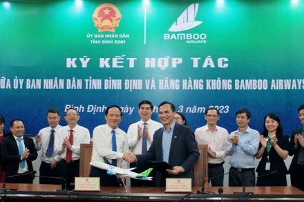 Bamboo Airways và Bình Định hợp tác xúc tiến du lịch.